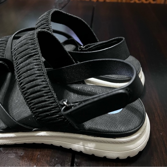 Extreme Comfort by Eddie Marc Grete Slingback Comfort Sandal - Picture 6 of 9